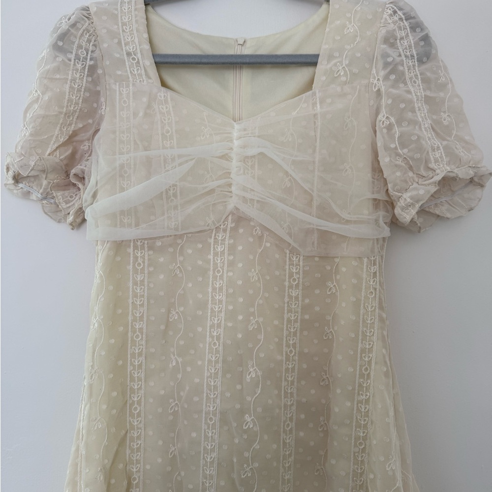 Cream Square Neck Puff Sleeve Wedding Dress - Picture 3 of 6